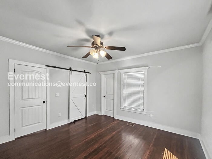 Building Photo - 1845 Vesta Ave