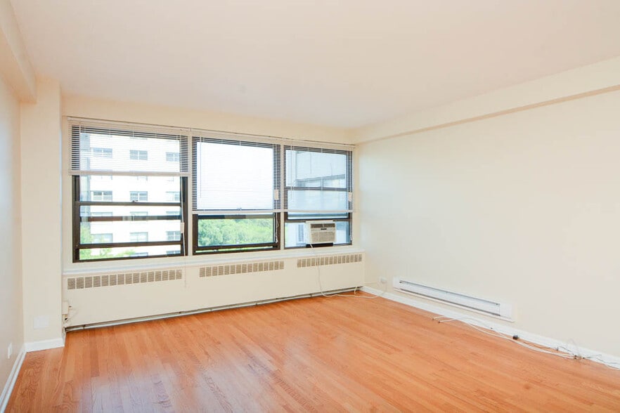 Building Photo - 4180 N Marine Dr