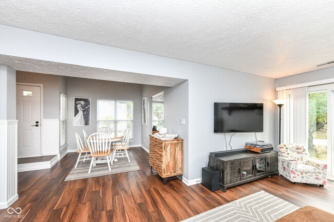 Building Photo - 2502 Chaseway Ct