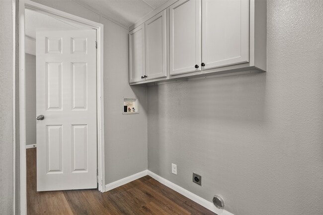 Building Photo - 2222 N Austin Ave