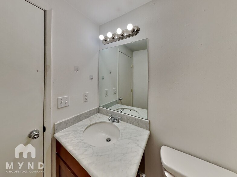 Building Photo - 11736 SE 168th St