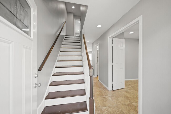 Building Photo - 13447 Castilian Dr