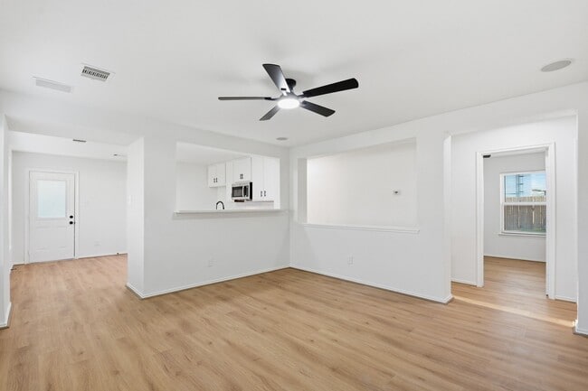 Building Photo - 20615 Moonrise River Ln