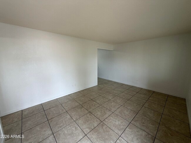 Building Photo - 625 E Broadway Rd