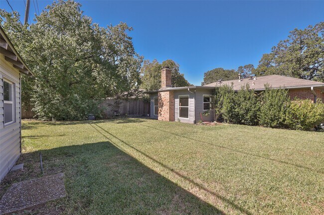 Building Photo - 4613 Libbey Dr