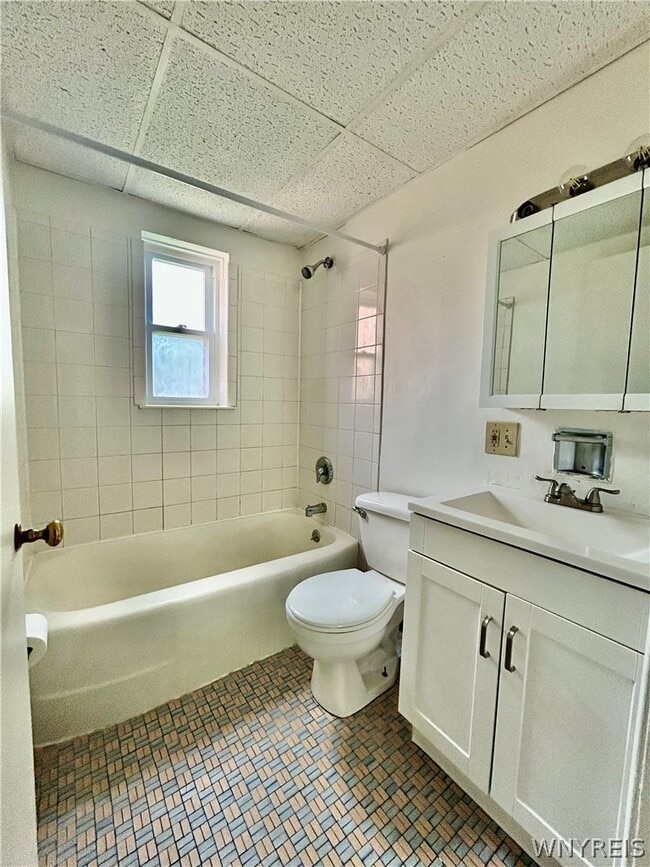 Building Photo - 34 Latona Ct