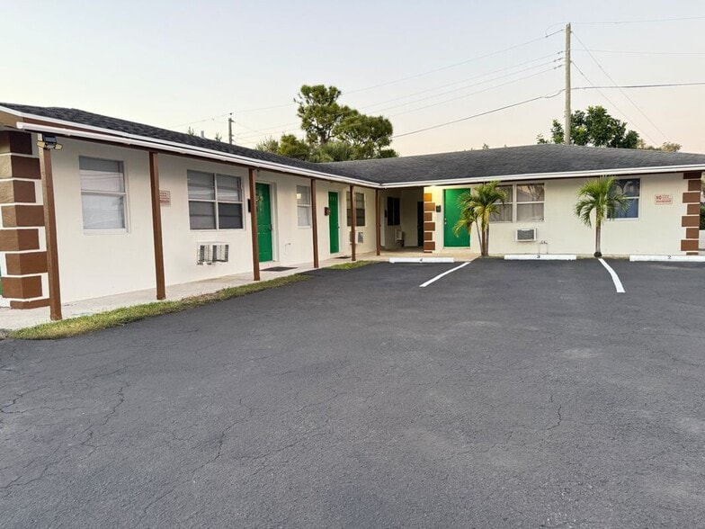 Building Photo - 2301 Avenue S