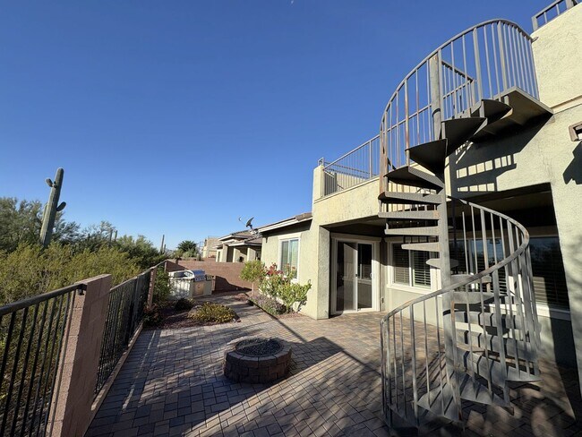 Building Photo - Dove Mountain 4 bedroom with Den 3,277 sq ft 3 car tandem garage