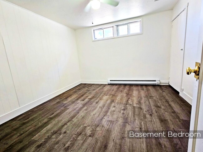 Building Photo - Adorable Centrally Located, Renovated Home...