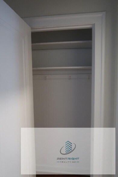 Building Photo - 426 W Briar Pl