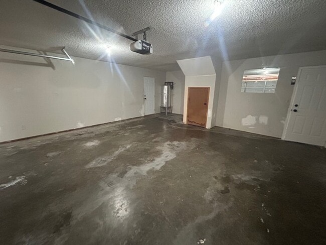 Building Photo - 25 Oak Lake Ct