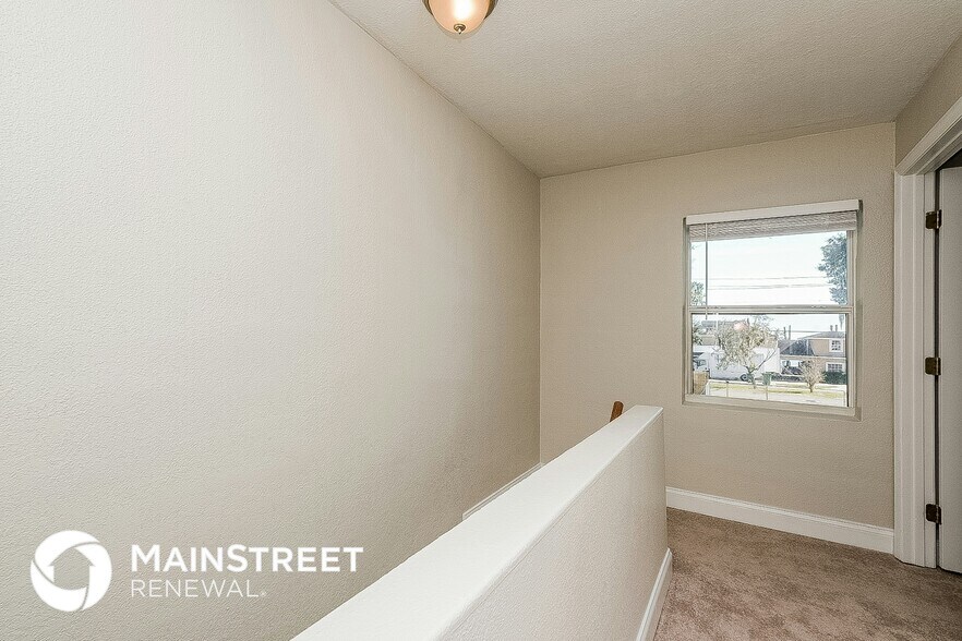 Building Photo - 1405 N Lake Shipp Dr