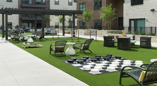 Building Photo - 5631 Belmont Ave