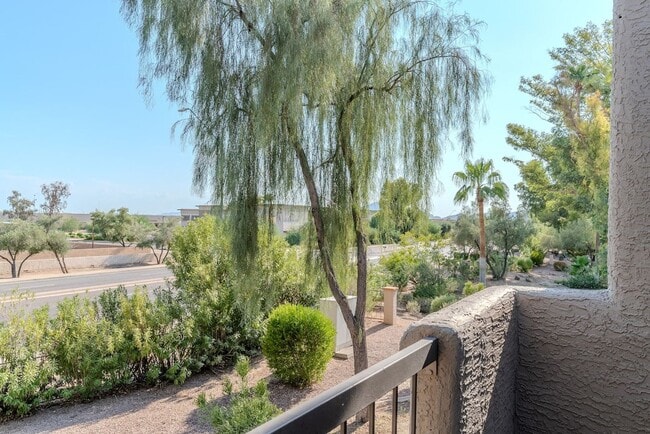 Building Photo - 2-bedroom condo is now available in Scotts...