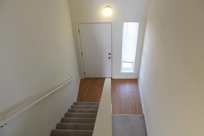 Building Photo - 1530 Timber Creek Dr