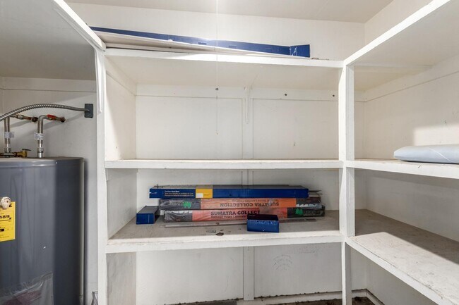 Building Photo - 286 W Palomino Dr