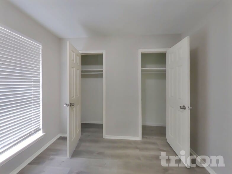 Building Photo - 9007 Gauguin Dr