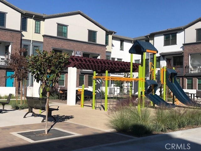 Building Photo - 6983 Cottonwood Ln