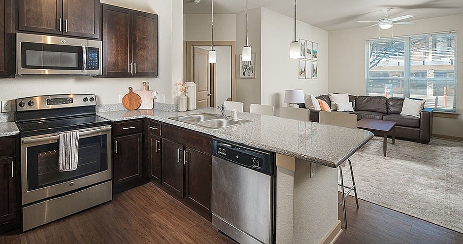 Model-Kitchen-02-13th-and-Olive-Eugene-OR - The Hayward Student Living