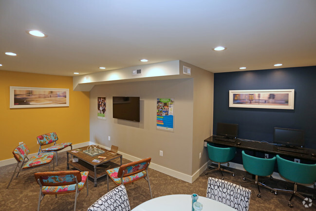 Clubroom - Edgewood Park Apartments