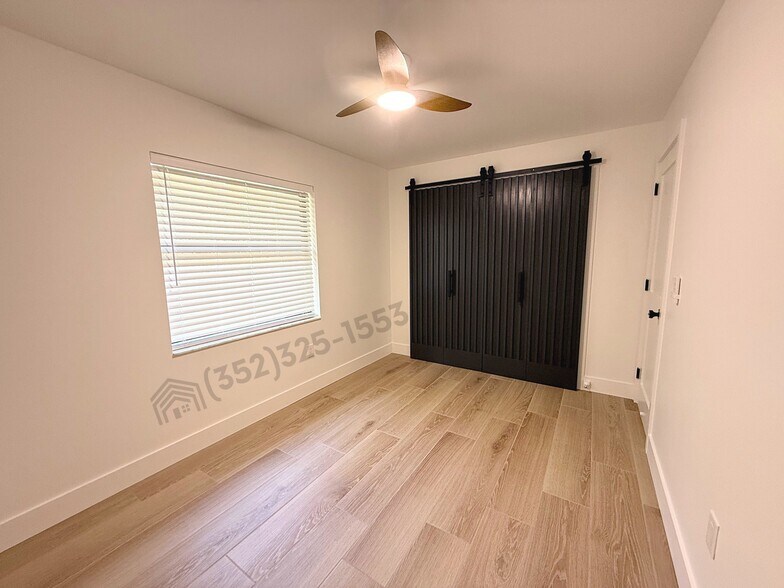 Building Photo - 3276 E Crown Dr