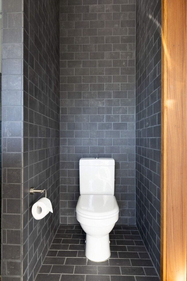 Building Photo - 11988 Cabana Shores Dr