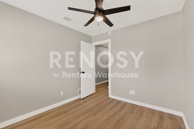 Building Photo - 507 S Spring Creek Dr