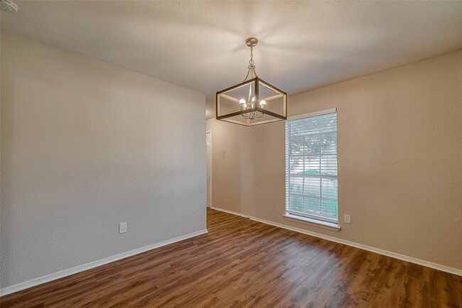 Building Photo - 505 Stoneledge Dr