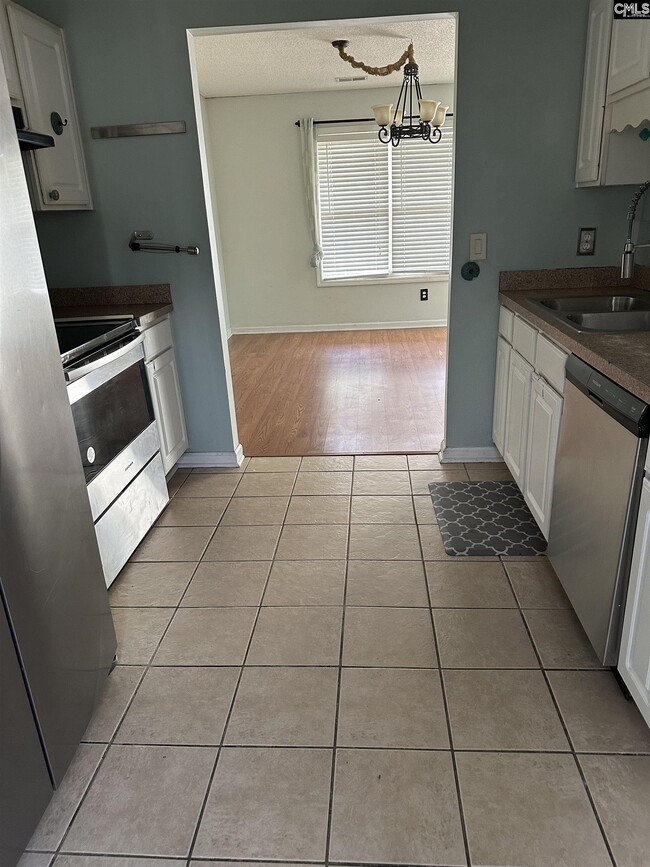 Building Photo - 211 Summit Springs Dr