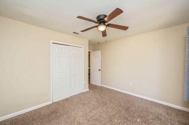 Building Photo - 212 Grand Prix Dr