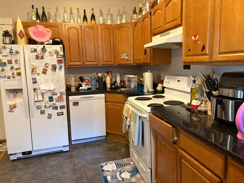 Building Photo - 1050 Commonwealth Ave