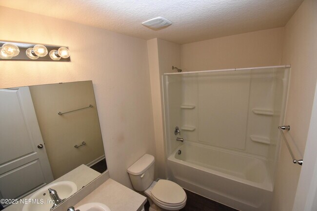 Building Photo - 70200 Roseapple Ct