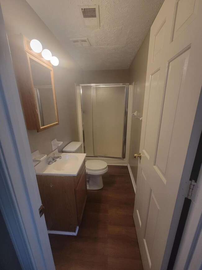 Building Photo - 3351 Moundview Ct