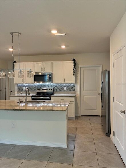 Building Photo - 2755 Common Fig Run
