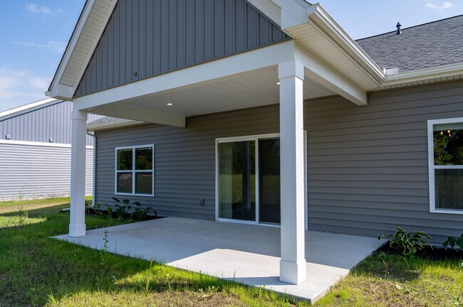 Building Photo - 8456 Oak Shade Cir