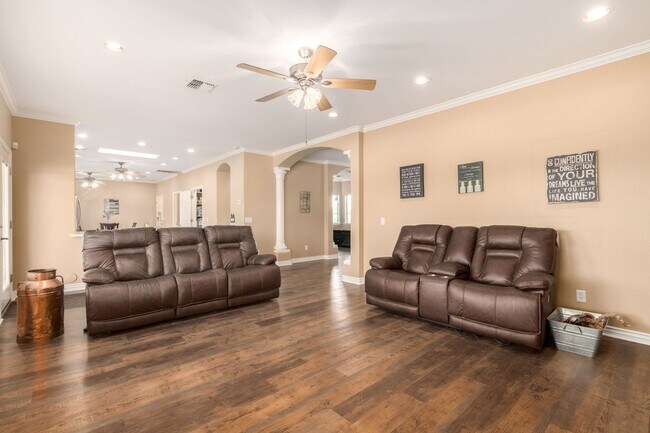 Building Photo - Beautiful 4 Bedroom Home on 1.25 ACRES in QUEEN CREEK!