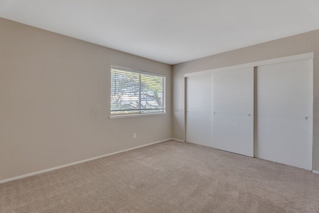 Building Photo - 362 Tabor Ave