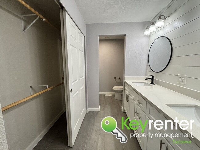 Building Photo - Shared Split level 3 Bed 2 Bath Upstairs Unit with Modern Upgrades Close to JBLM!