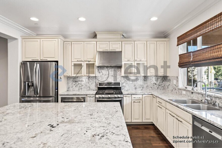 Building Photo - 715 Mystic Topaz Loop