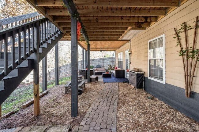 Building Photo - 795 Deerwood Dr