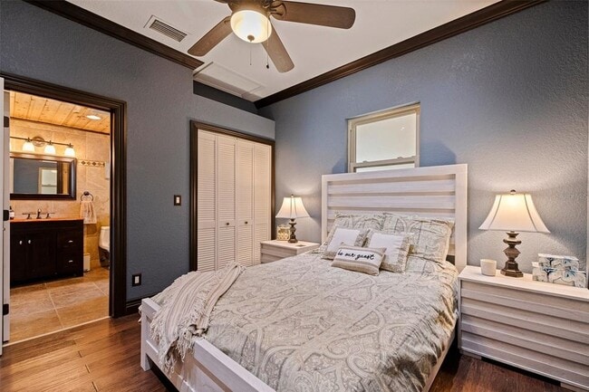 Building Photo - 3931 Pompano Dr SE