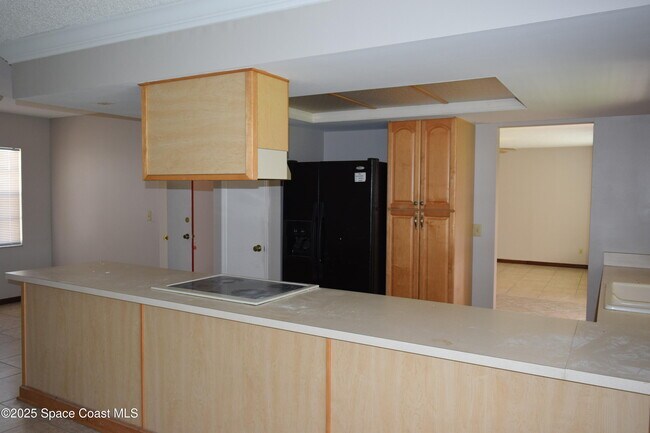 Building Photo - 1941 Talloak Rd