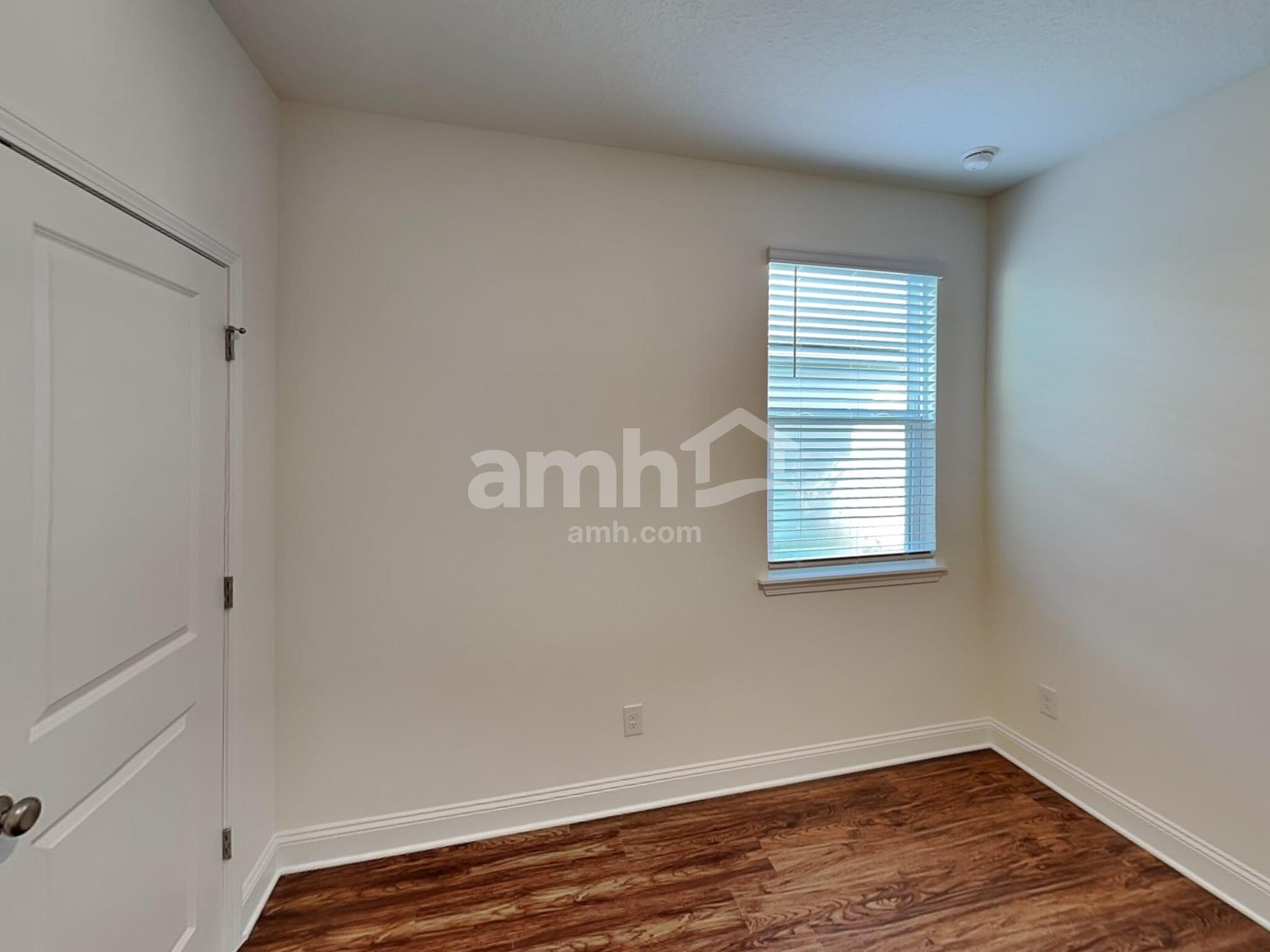 Building Photo - 210 Onate Cir