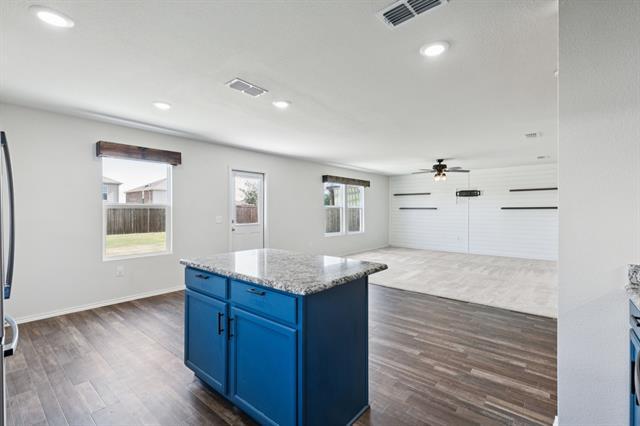 Building Photo - 1305 Vernon Dr