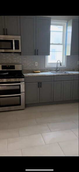 Primary Photo - 252 4th St