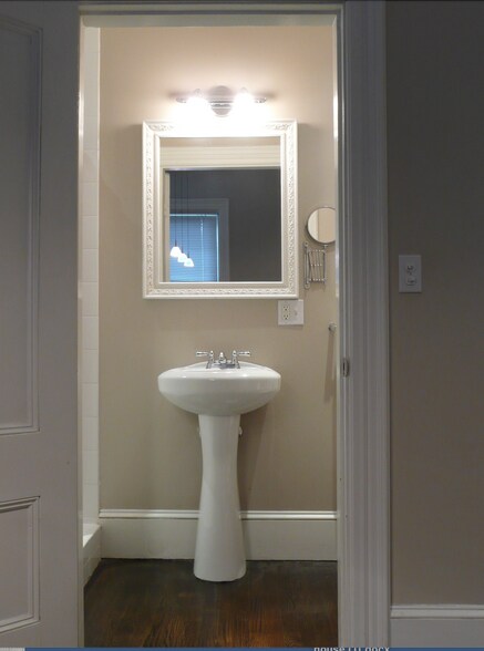 Bathroom - 152 Pearl St