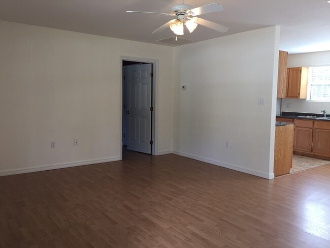 Building Photo - 1102 NE 16th Ave