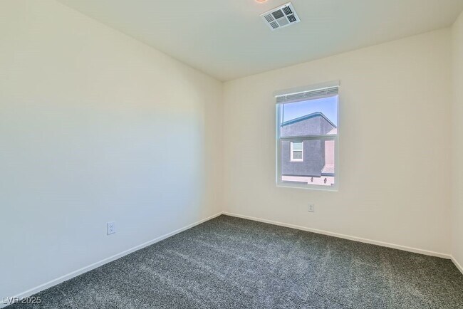 Building Photo - 4859 Wine Rdg Ave