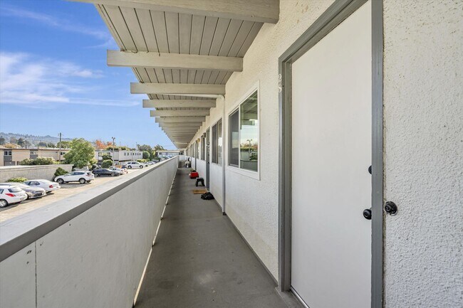 Building Photo - 2nd Floor 1Bed/1Ba Unit in El Cerrito - Remodeled and Comes with 1 Car Parking Space