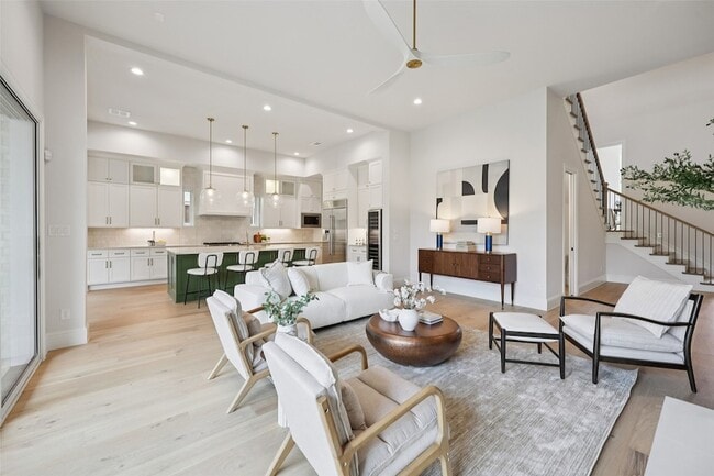 Building Photo - 3845 Van Ness Ln